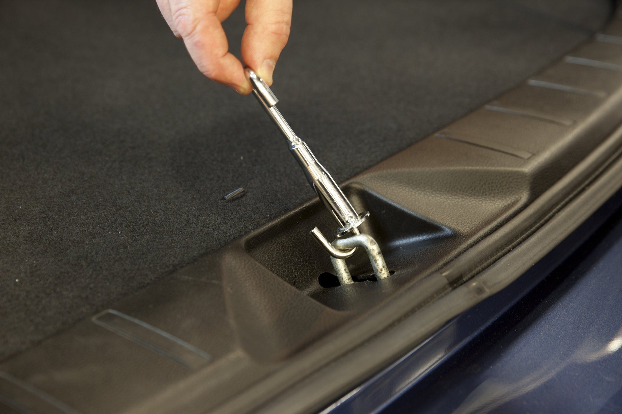 MIM Safe Variocage Airing Hook